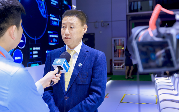 人力资源公司ballbet艾佛森体官网国际高级副总裁段立新接受媒体采访